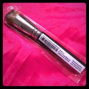 NWT- Liquid Foundation Brush